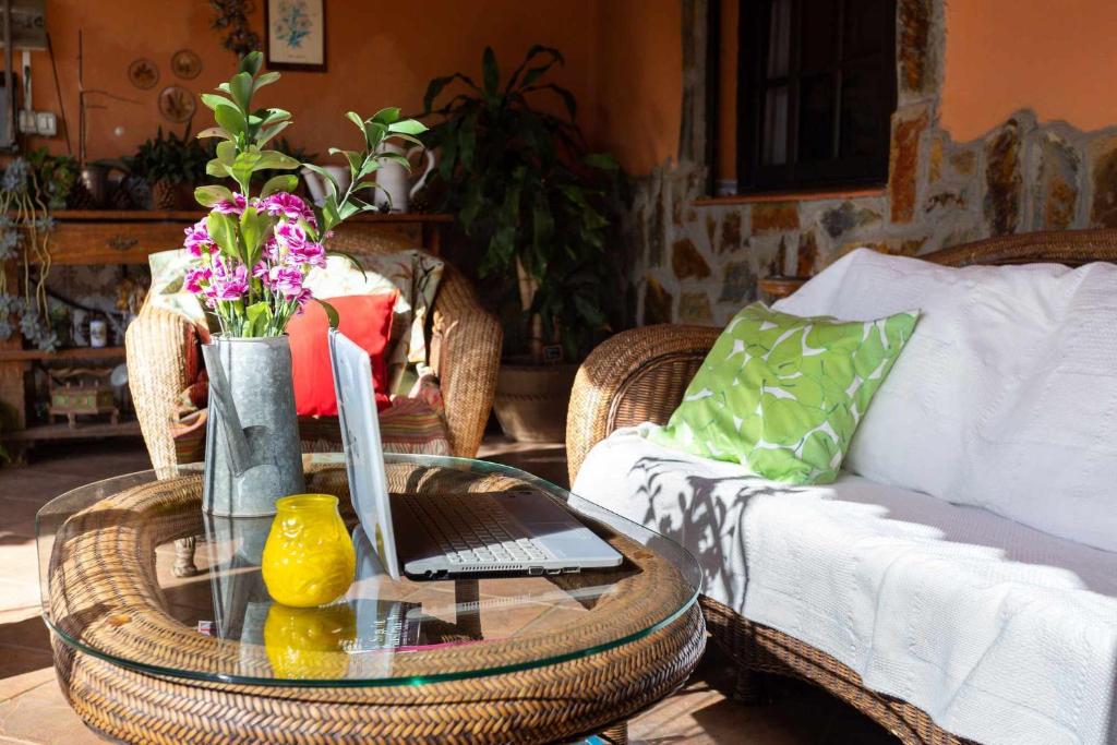 Posezení v ubytování Finca La Casita en entorno natural