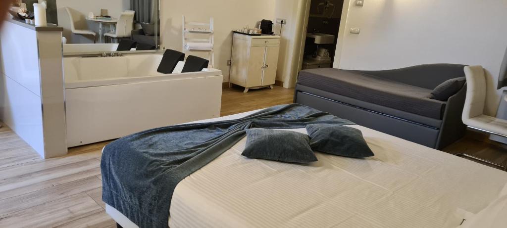B&B Emozioni e Relax - Chambre Double De Luxe Avec Baignoire