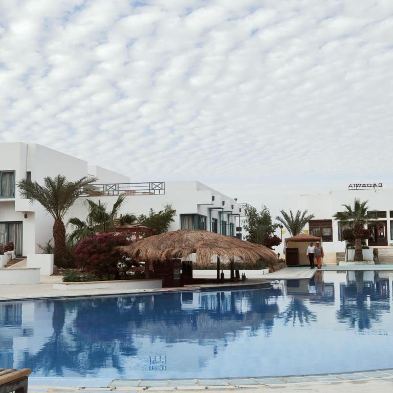 Bazén v ubytování Badawia Sharm Resort nebo v jeho okolí