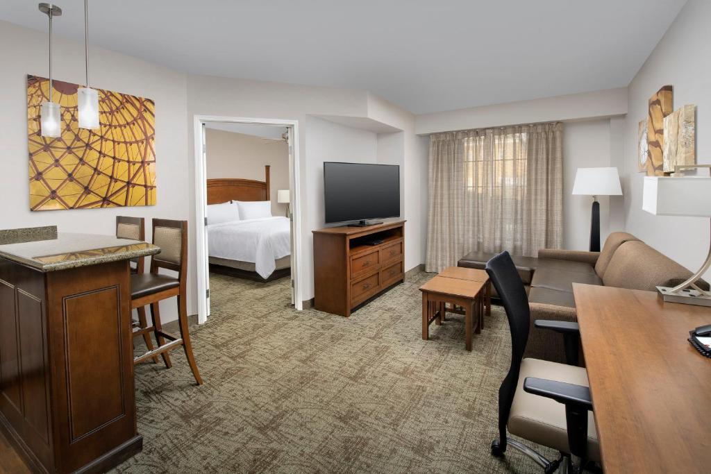 Staybridge Suites North Charleston by IHG photo