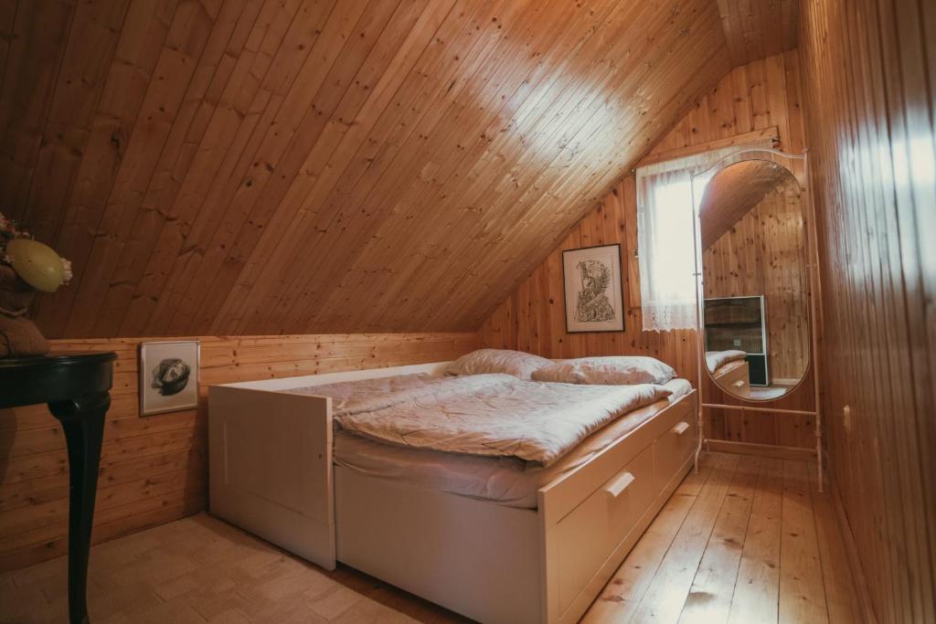 Postel nebo postele na pokoji v ubytování House Poljana