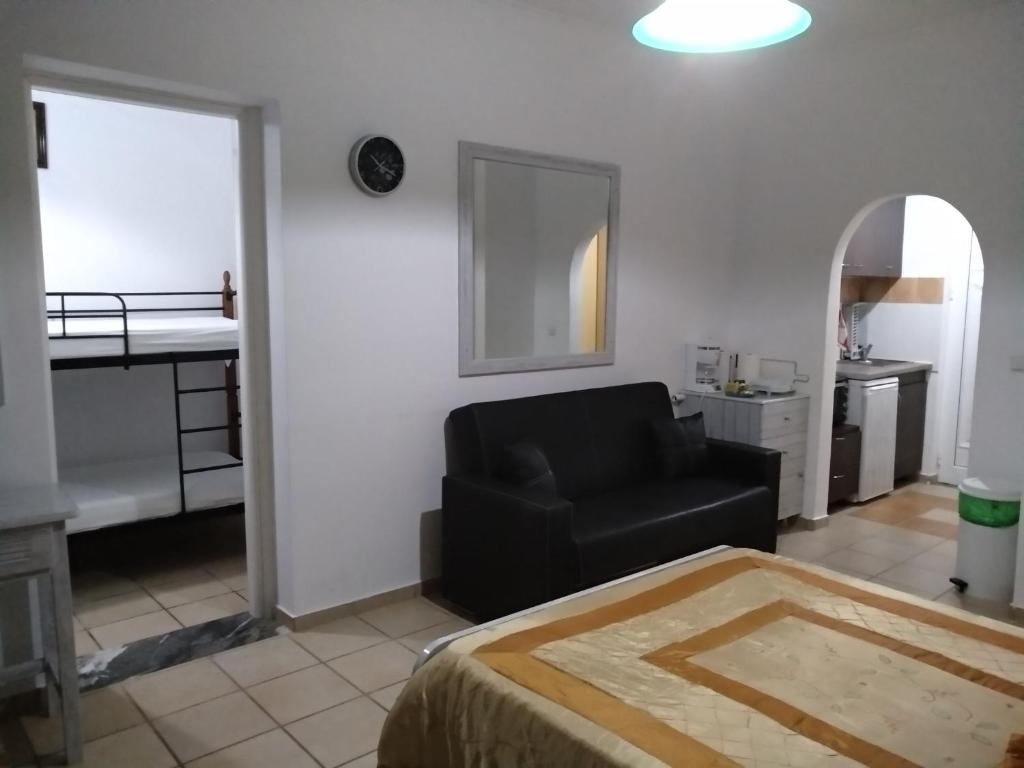 Posteľ alebo postele v izbe v ubytovaní Vokamvilia Apartment & Studio Close to the sea