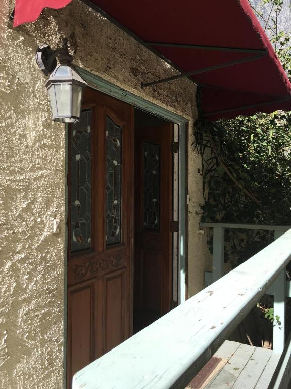 rent me 1 bedroom amazing unit in guest house - Housity