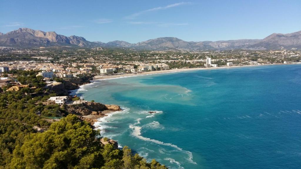 Bright Sunny Albir Beach Apartment, Albir – Updated 2023 Prices