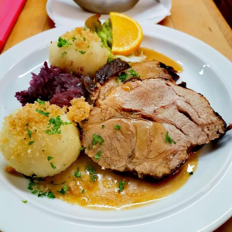 Jídlo v hotelu nebo okolí