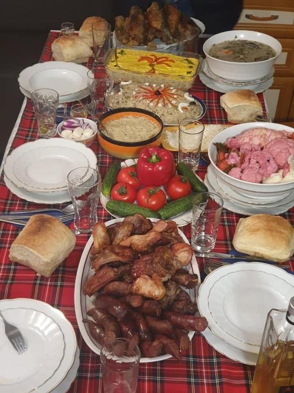 Jídlo v penzionu nebo okolí