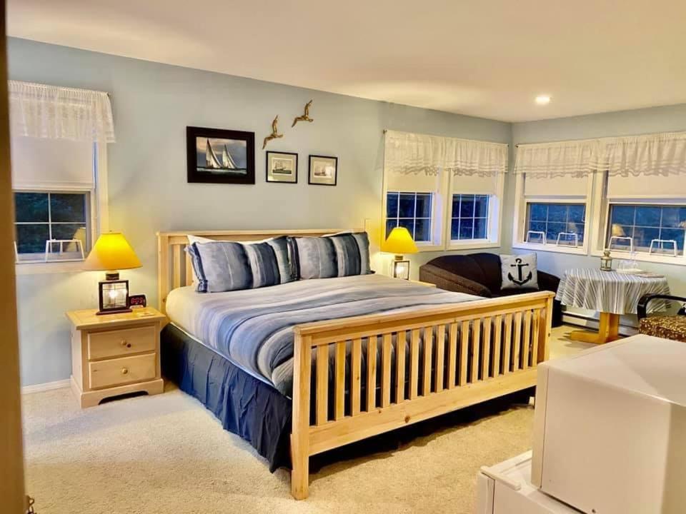 Seafarer Bed & Breakfast photo