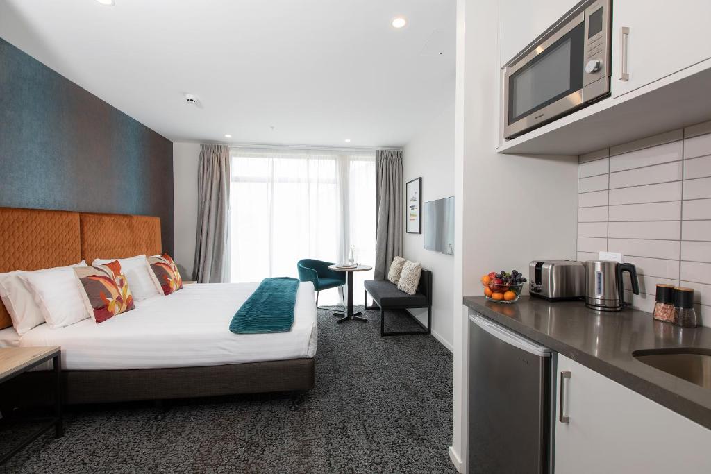 Quest Queenstown Apartments Remarkables Parkにあるキッチンまたは簡易キッチン
