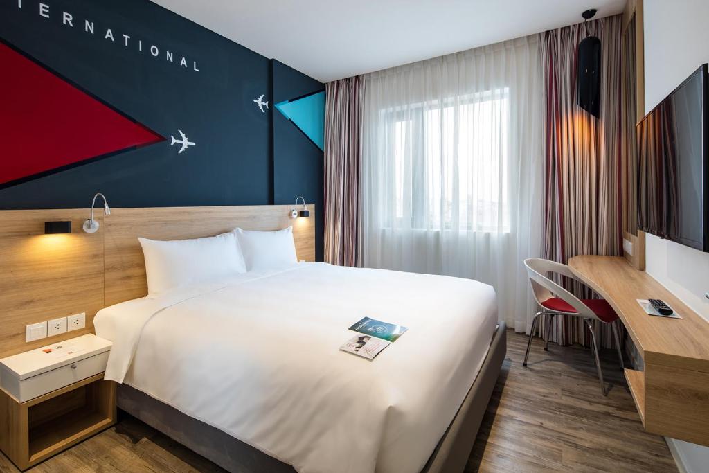 One-Bedroom Apartment - Complimentary Round-trip Transfer to International Terminal upon request