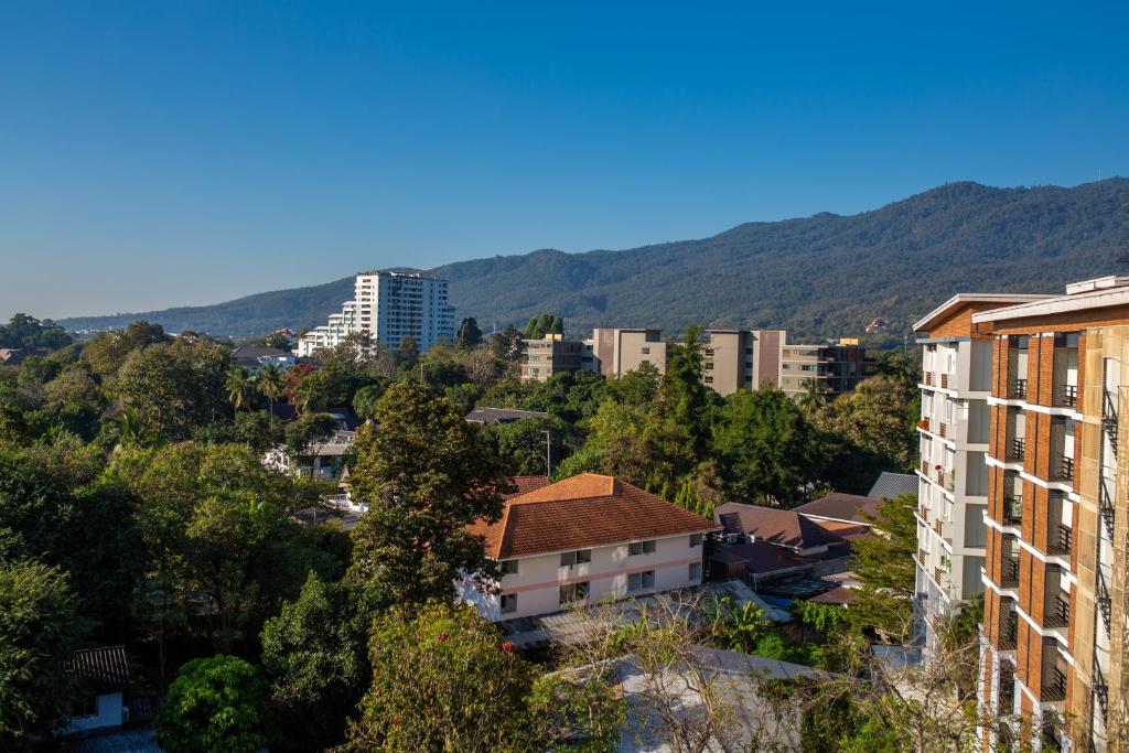 Nespecifikovaný výhled na hory nebo výhled na hory při pohledu z hotelu