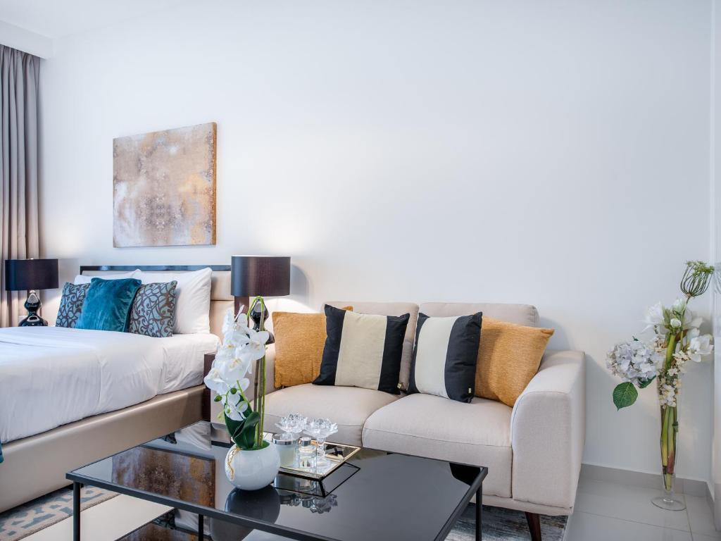 Welcoming Studio at Ghalia Jumeirah Village Circle by Deluxe Holiday Homes