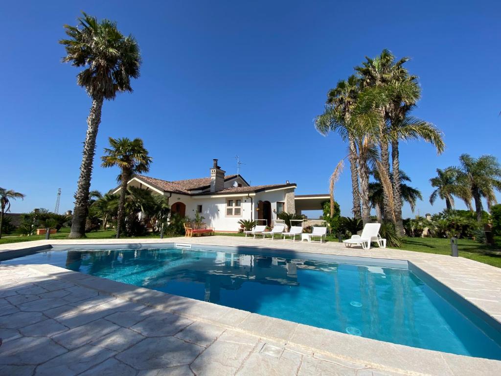 Bazén v ubytování VILLA ADA pool residence nebo v jeho okolí
