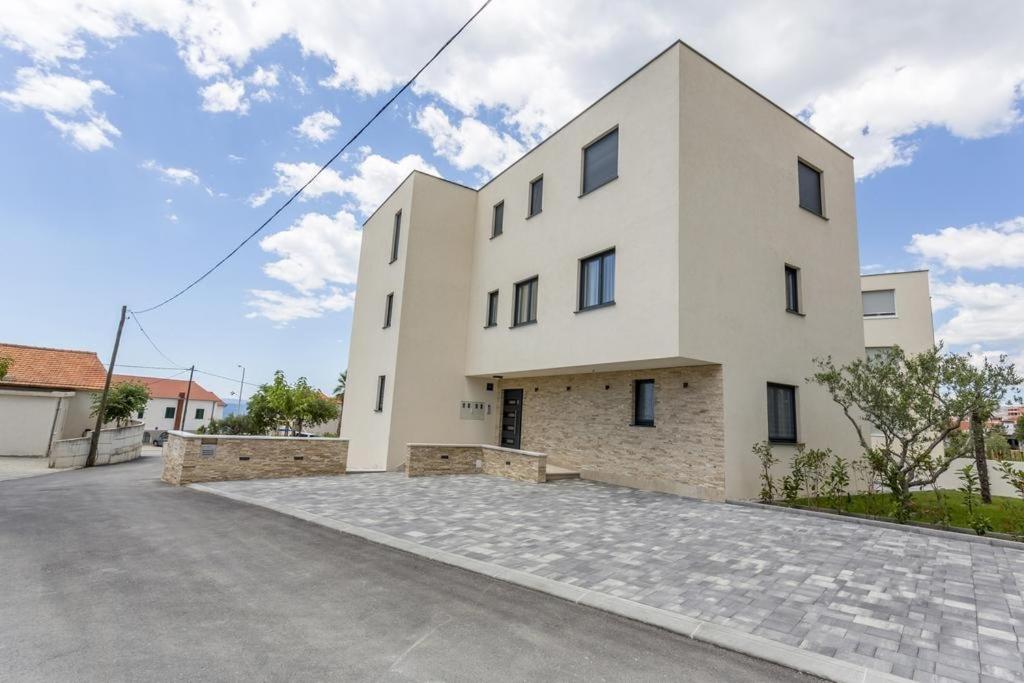 Apartment in Podstrana-Sv Martin with sea view, terrace, air conditioning, WiFi 4777-1 - Appartement 2 Chambres