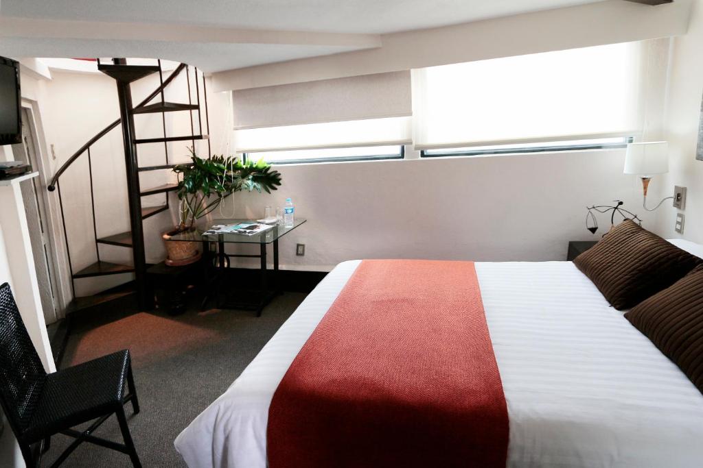 Aztic Hotel and Executive Suites - Habitación Doble Con Dos Camas Dobles