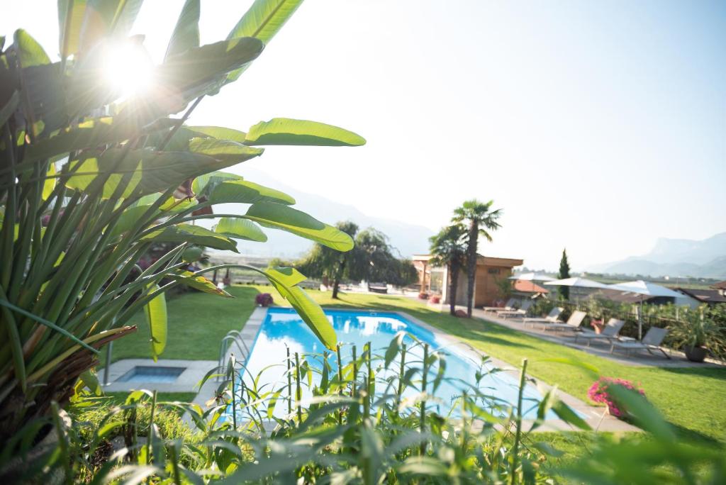 Bazén v ubytování Hotel und Residence Johanneshof nebo v jeho okolí