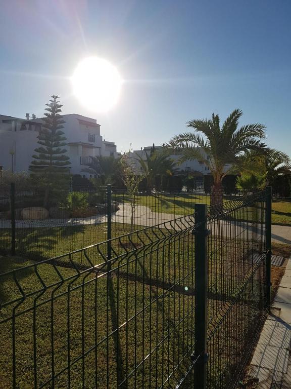 Fotografia z galérie ubytovania Casa baja preciosa con jardín privado en primera línea naturista! v destinácii Vera