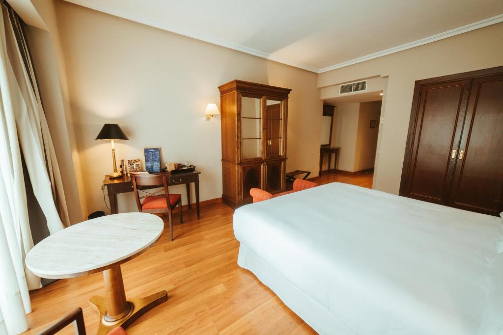Barceló León Conde Luna, León – Updated 2023 Prices