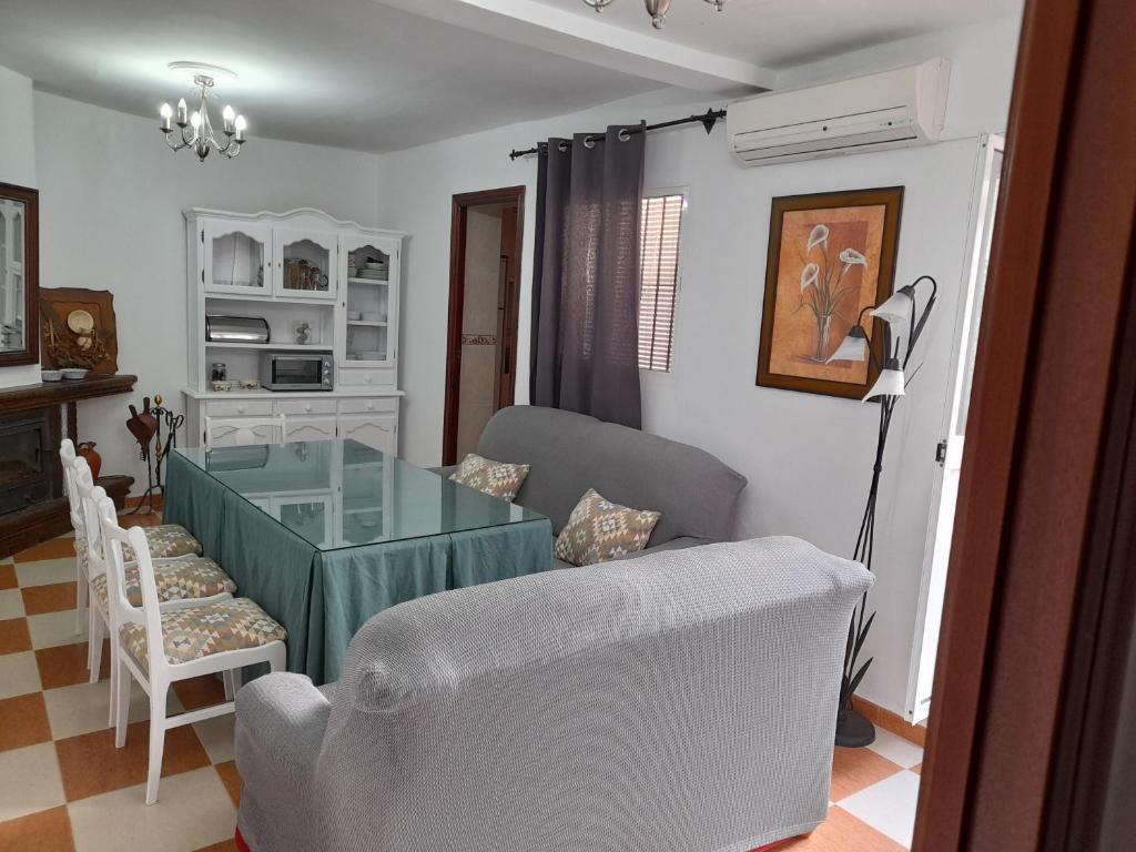 Booking.com: Casa Rural San Antonio 10, en El Pedroso , El ...