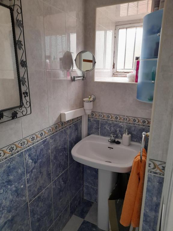 Booking.com: Casa Rural San Antonio 10, en El Pedroso , El ...