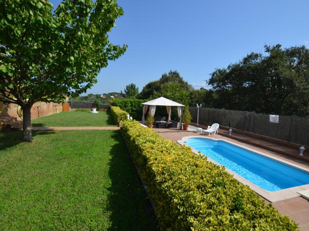 Bazén v ubytování Villa valen montbarbat costa brava nebo v jeho okolí
