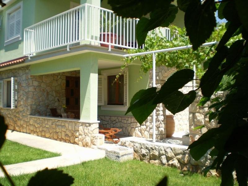 Budova, v ktorej sa apartmán nachádza