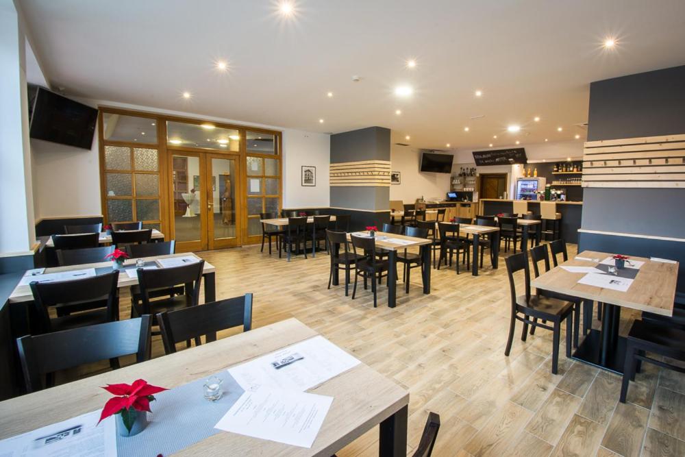 Restaurace v ubytování YURA hotel Čeladná BAZÉN A SAUNY ZDARMA