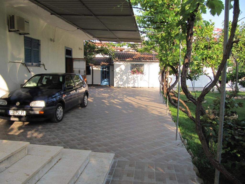 Fotografia z galérie ubytovania Apartment in Sucuraj with sea view, balcony, air conditioning, WiFi 3560-2 v Sućuraji