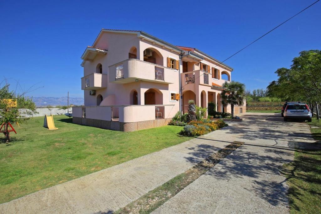 Budynek, w którym mieści się apartament
