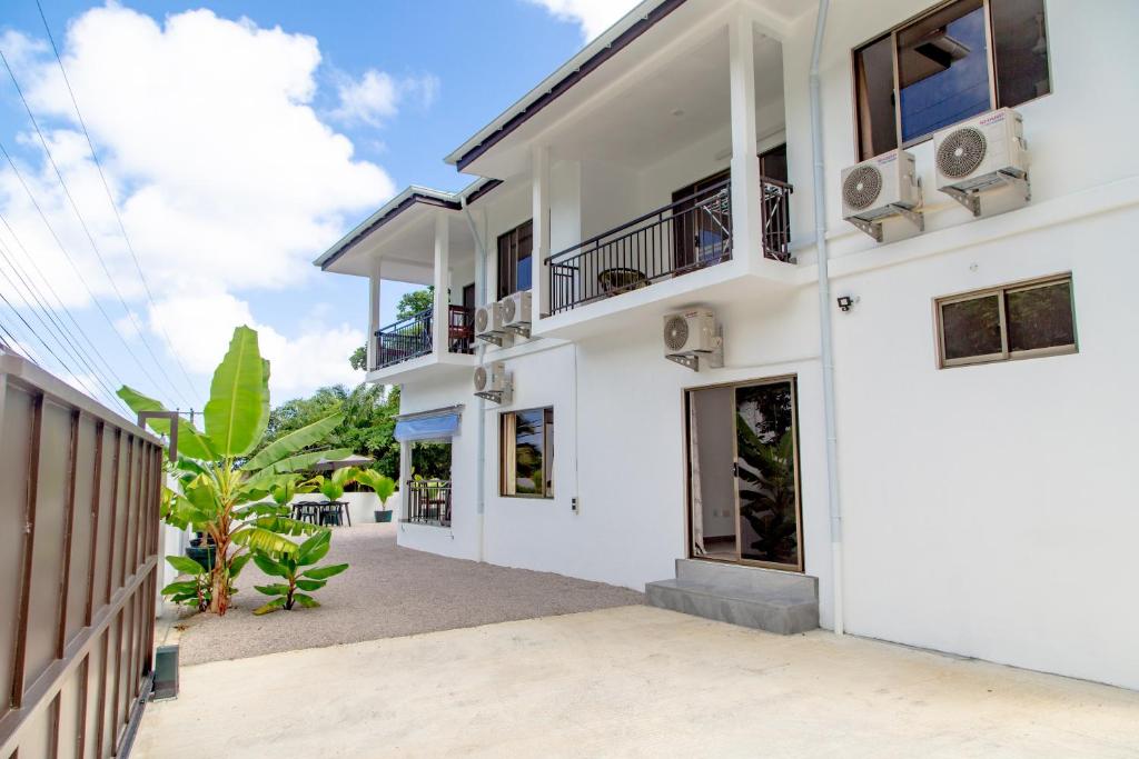 a view of the outside of a house at Riverside Mount Simpson Upper in Mahe