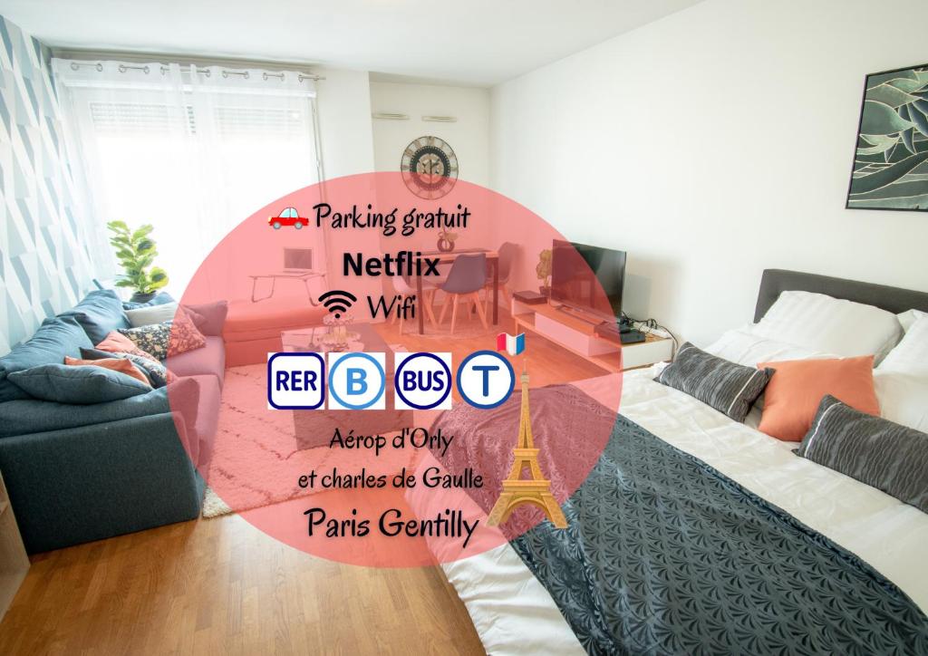 a living room with a large clock in the middle at Appartement chic avec parking gratuit à Paris in Gentilly