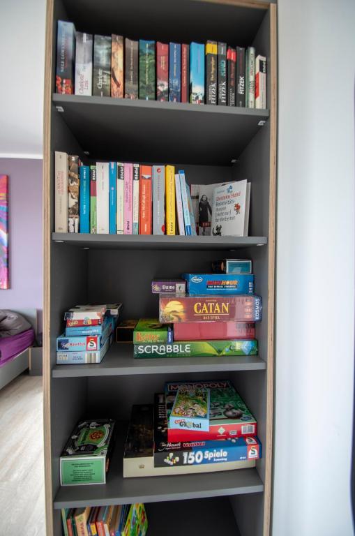 Knihovna v apartmánu