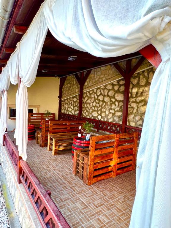 Restaurace v ubytování Zöld Sziget Üdülőház
