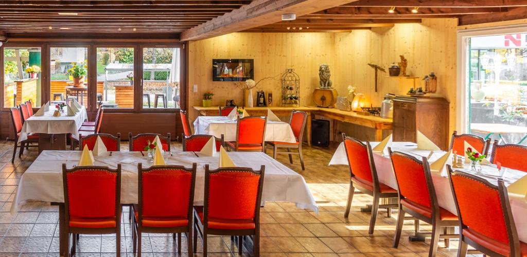 Restaurace v ubytování Hotel Pension Löwen in Sulz