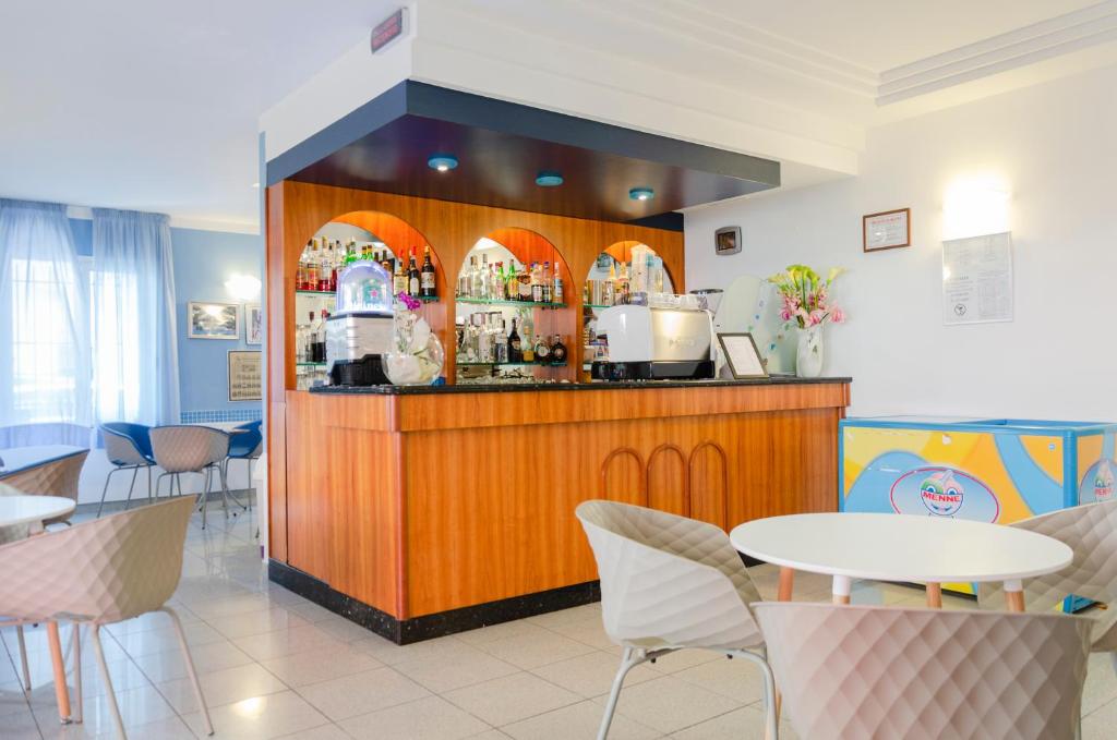 Lounge nebo bar v ubytování Hotel Stella Alpina