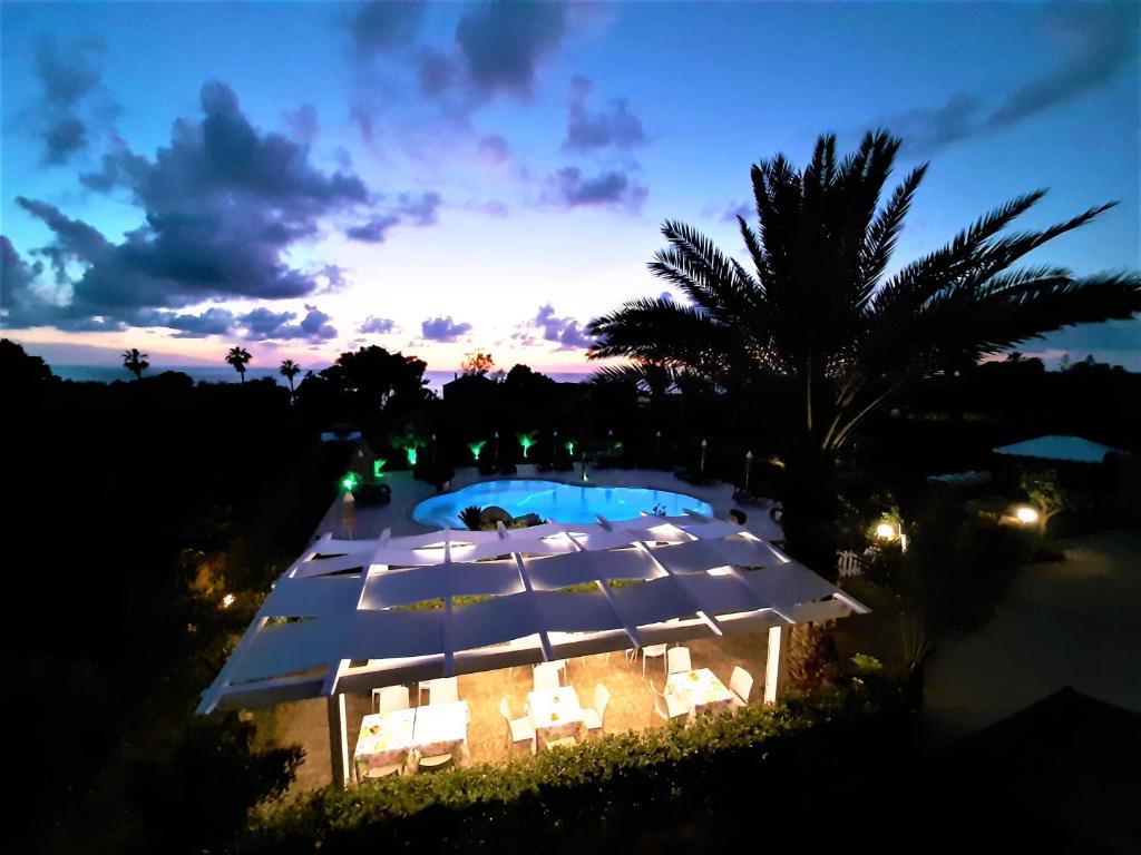 The swimming pool at or close to Case Vacanze Pietragrande