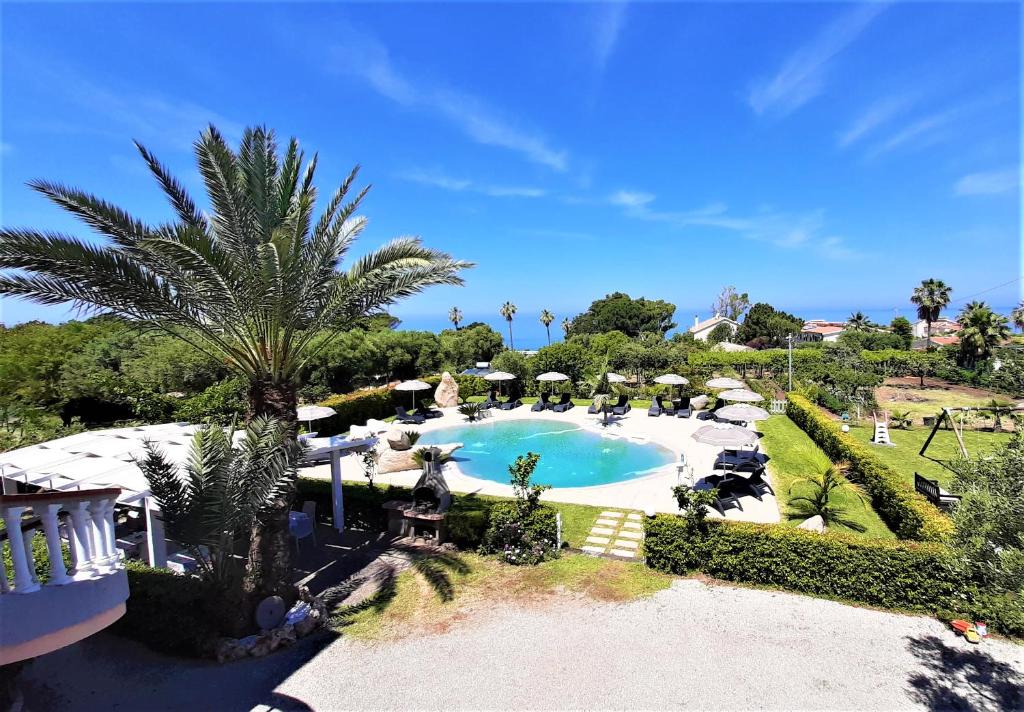 The swimming pool at or close to Case Vacanze Pietragrande