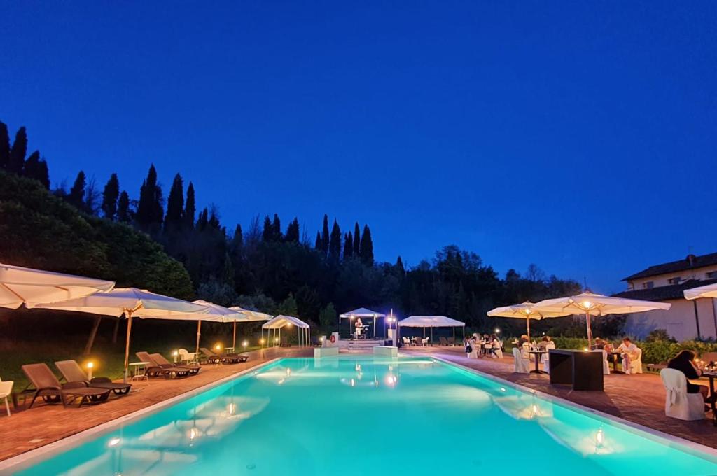 Basen w obiekcie Hotel Antica Tabaccaia Resort lub w pobliżu