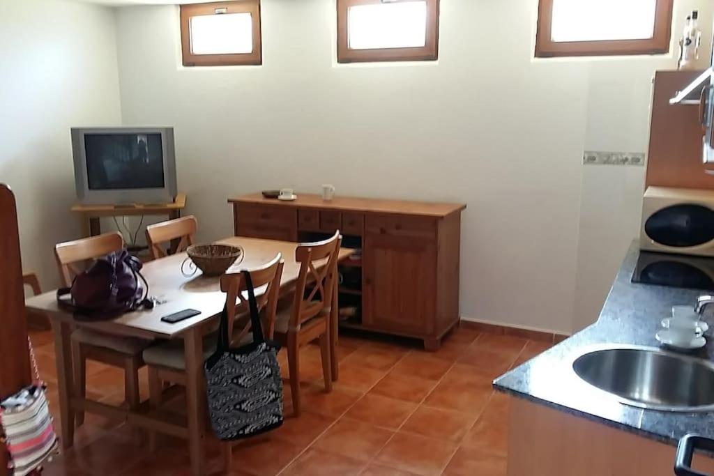 Kuchyň nebo kuchyňský kout v ubytování Villa Miguel
