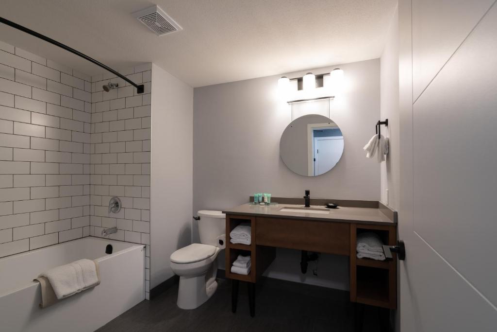 Koupelna v ubytování Prestige Kamloops Hotel