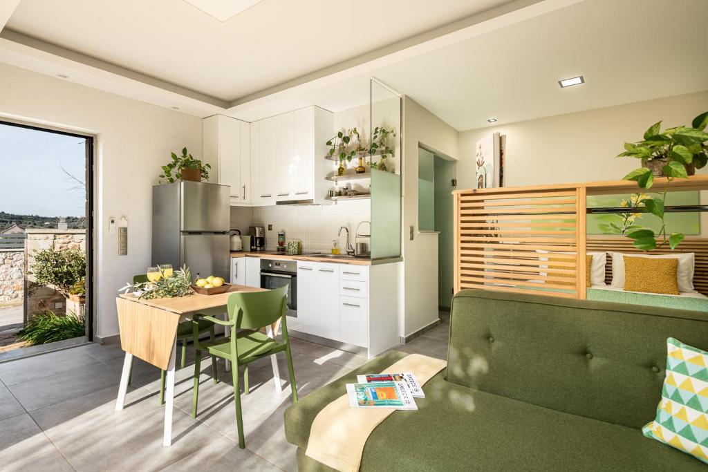 Olive Lemon Biophilic House & Lush Forest Garden - Maison De Vacances