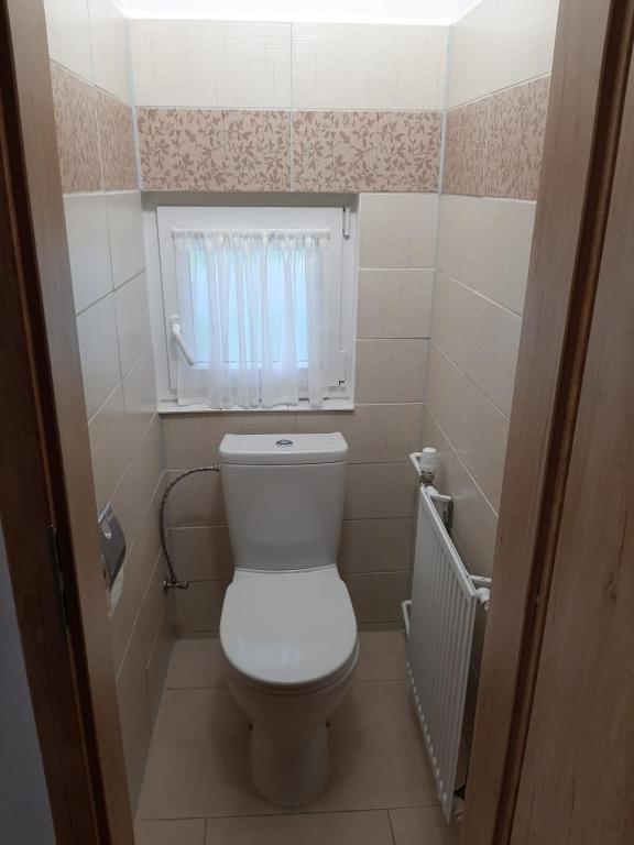 Koupelna v ubytování Naproti Klínovci