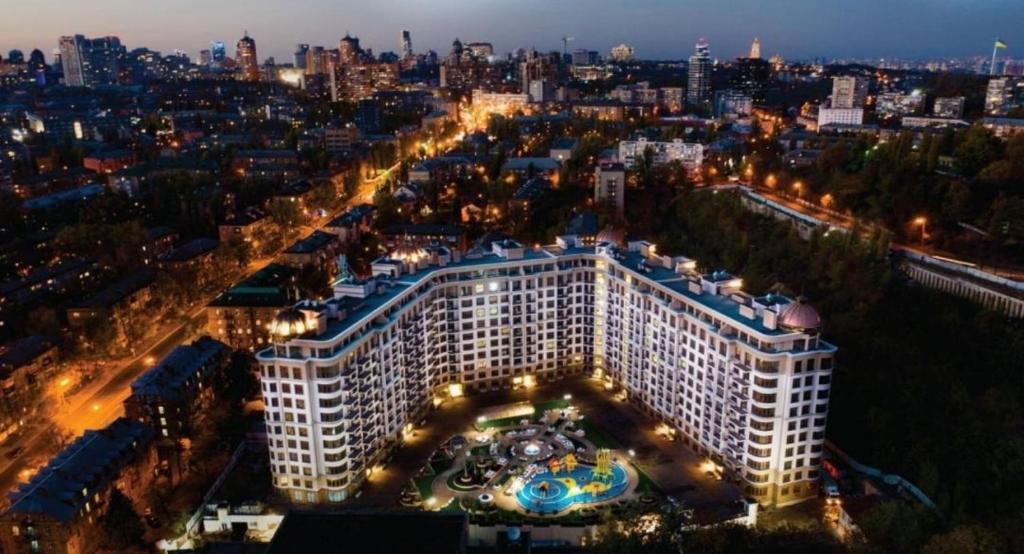 Nespecifikovaný výhled na destinaci Kyjev nebo výhled na město při pohledu z apartmánu