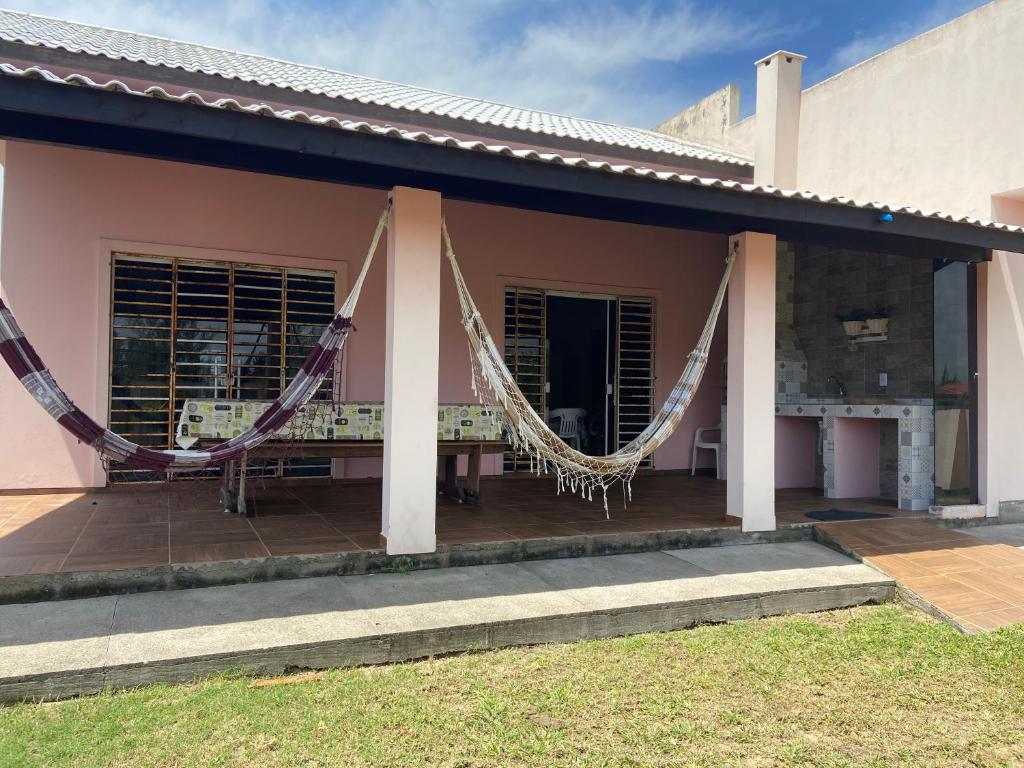 Το κτήριο όπου στεγάζεται  η παραθεριστική κατοικία