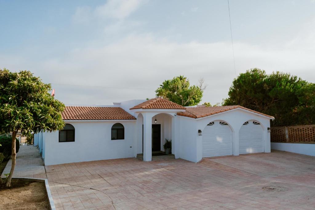 Luxury Beautiful home with Ocean Views, Ensenada (updated prices 2024)