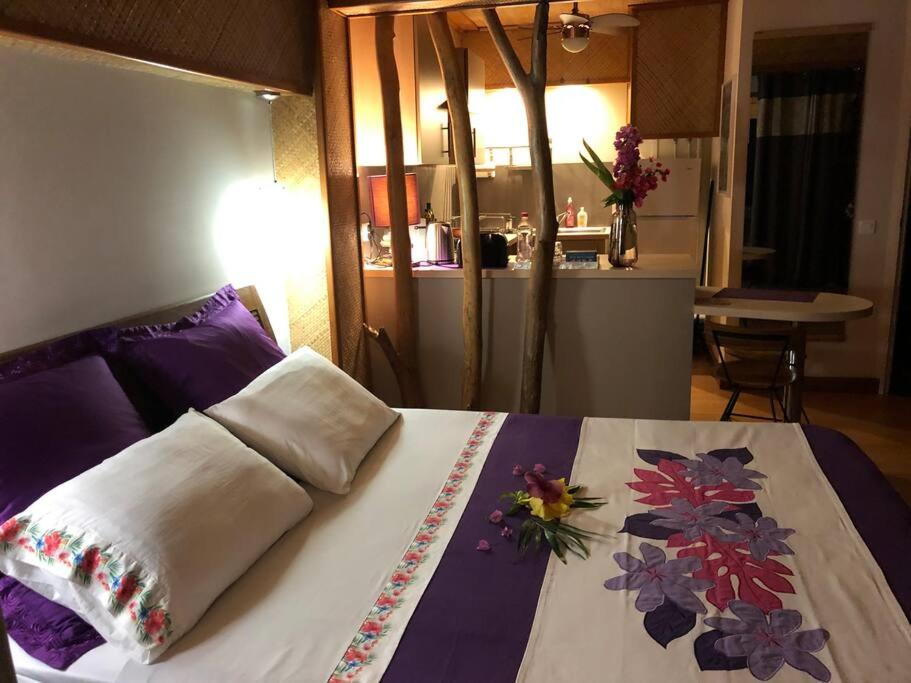 Postel nebo postele na pokoji v ubytování Chambre totalement équipée avec vue imprenable!!!