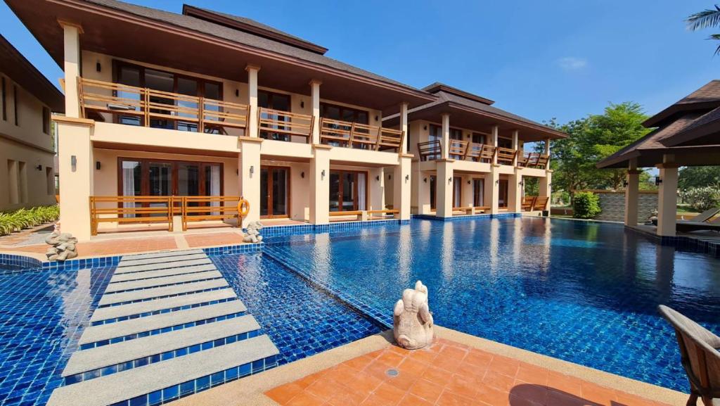 Bazén v ubytování Elegancy Resort Hua Hin nebo v jeho okolí