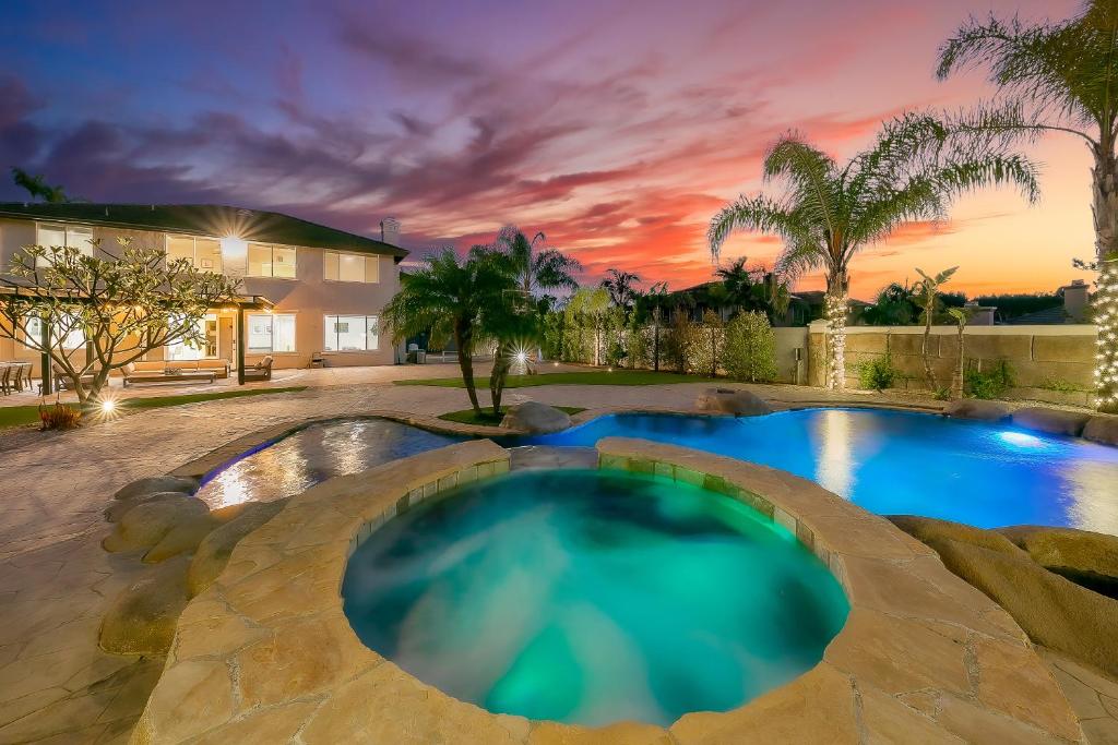 Southern Sunsets - Housity