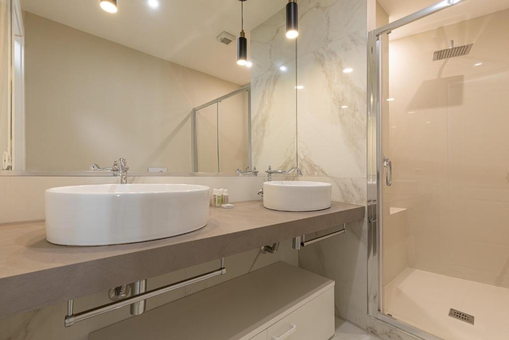 A bathroom at BePlace Apartments in Duomo