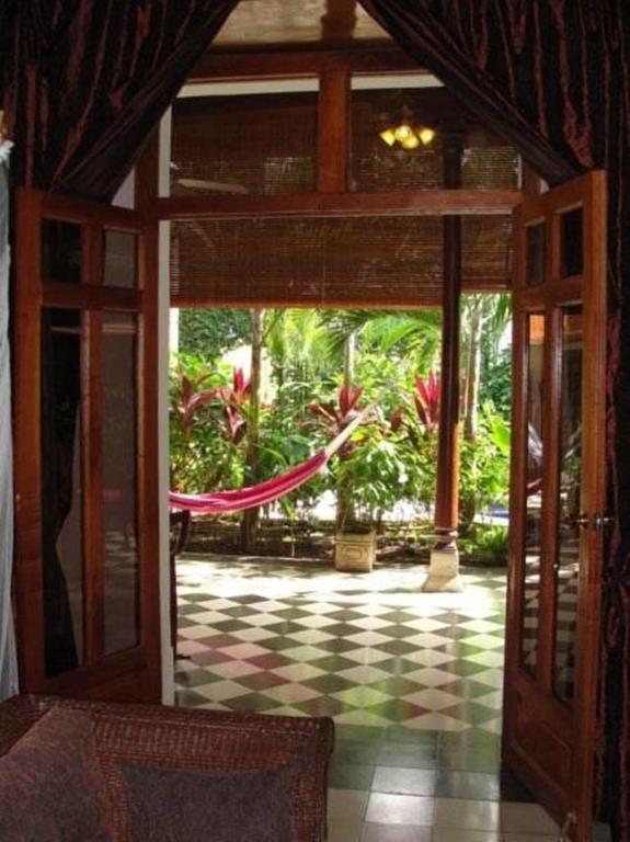 Hotel Casa Cubana Granada Nicaragua - Deluxe Queen Suite