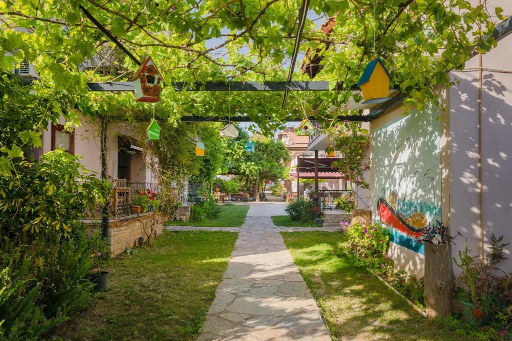 Zahrada ubytování Vira Suites Hotel